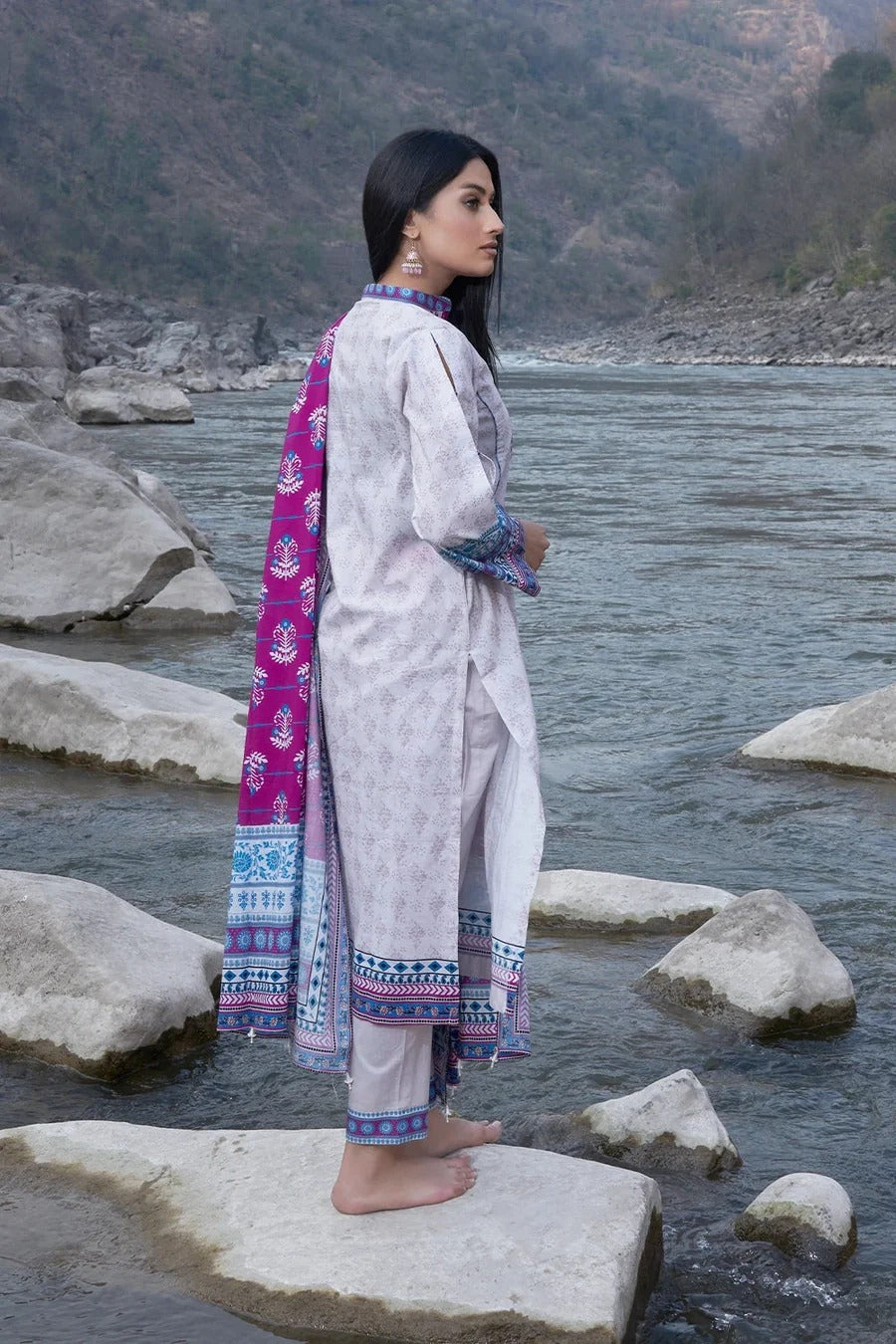 3PC Embroidered Unstitched Lawn Suit KL-3199 – Khas Stores