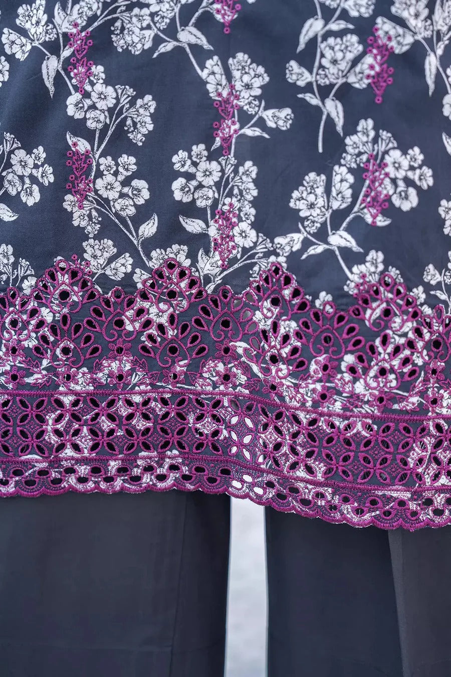 3PC Embroidered Unstitched Lawn Suit KL-2813 – Khas Store