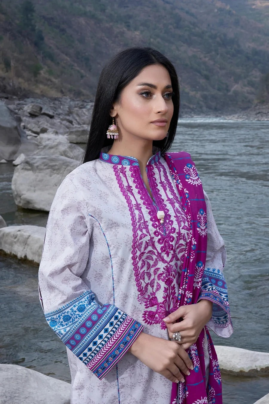 3PC Embroidered Unstitched Lawn Suit KL-3199 – Khas Stores